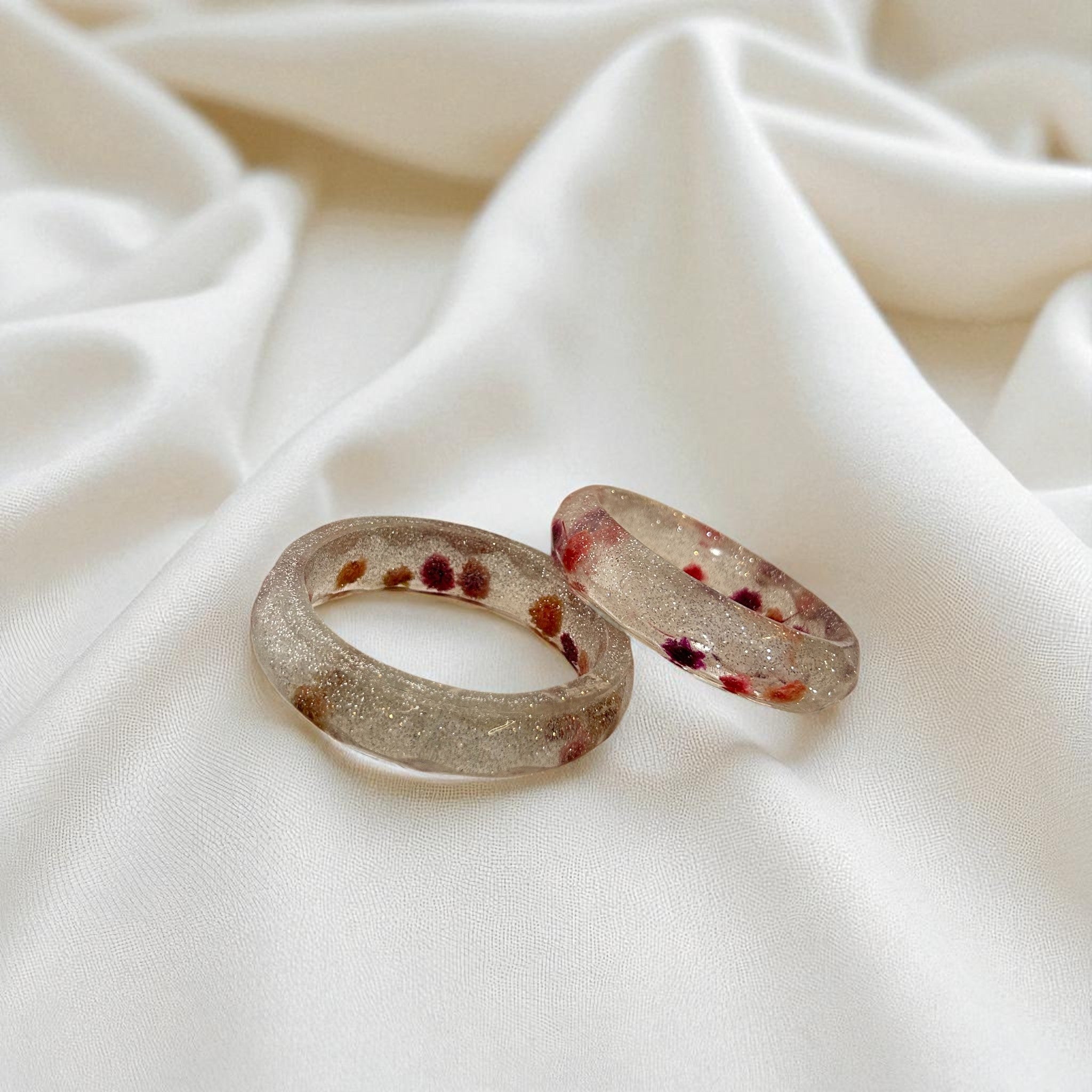 Set of 2 Transparent Resin Bangles – Filled with Real Preserved Flowers,Transparent Resin Jewelry Preserved Flower Accessories ,