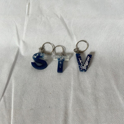 Personalized Resin Letter Keychain – Custom Black & Silver Initial Keyring | Handmade Gift for Her, Bridesmaid, Birthday, Wedding Favor