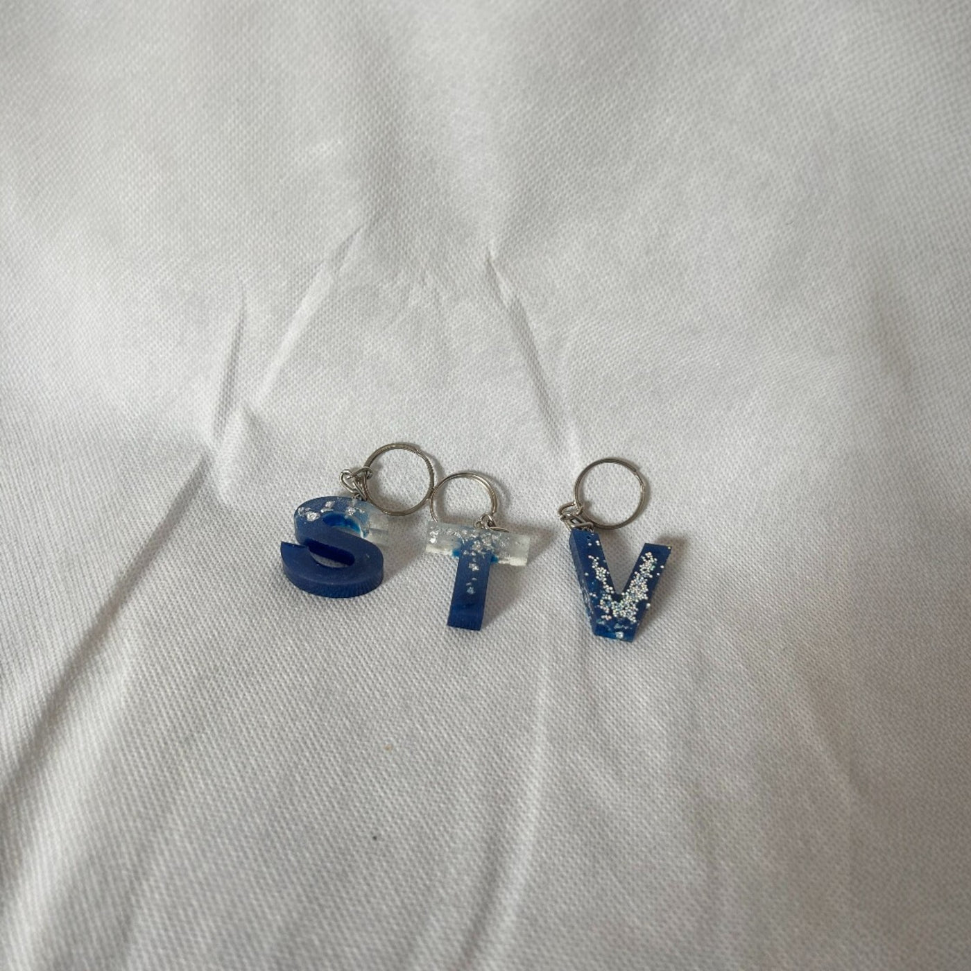 Personalized Resin Letter Keychain – Custom Black & Silver Initial Keyring | Handmade Gift for Her, Bridesmaid, Birthday, Wedding Favor