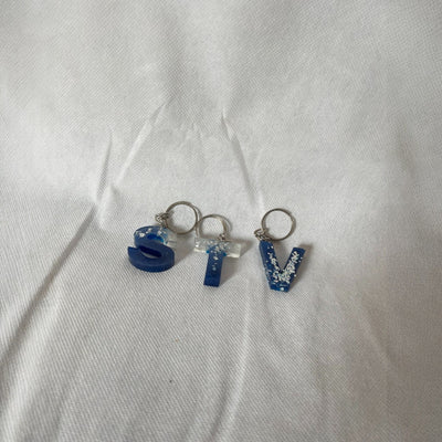 Personalized Resin Letter Keychain – Custom Black & Silver Initial Keyring | Handmade Gift for Her, Bridesmaid, Birthday, Wedding Favor