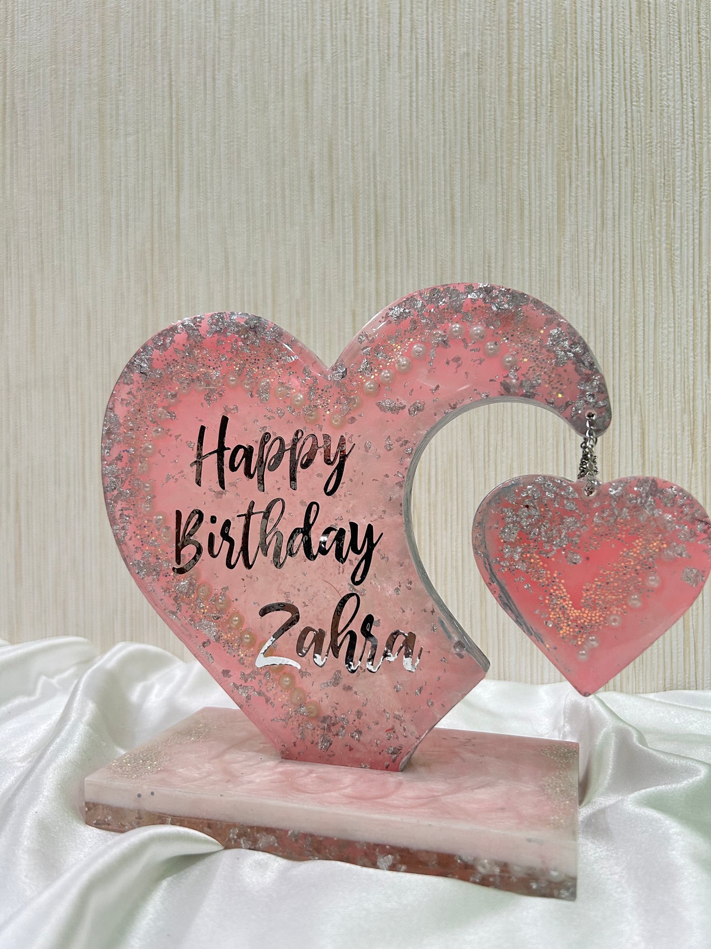 Personalized Heart-Shaped Resin Birthday Gift-Handmade resin art gift -Resin birthday decoration - Unique birthday gift for her