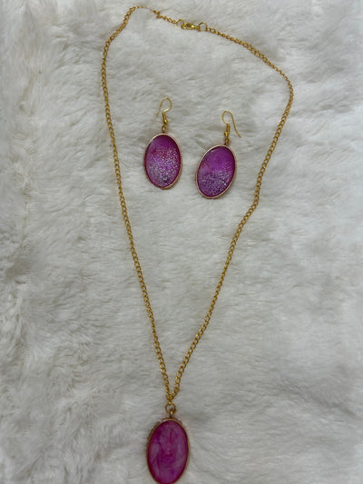 Elegant Pink Resin Locket Chain & Earrings Set – Shiny Finish