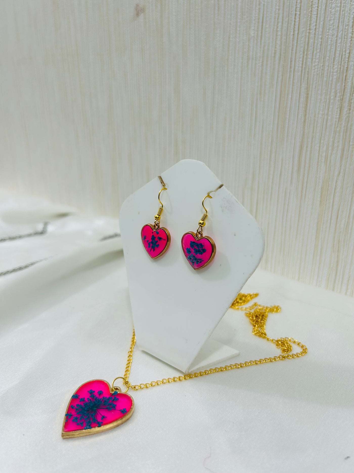 ❤️ Heart Shape Resin Jewelry Set (Necklace & Earrings)