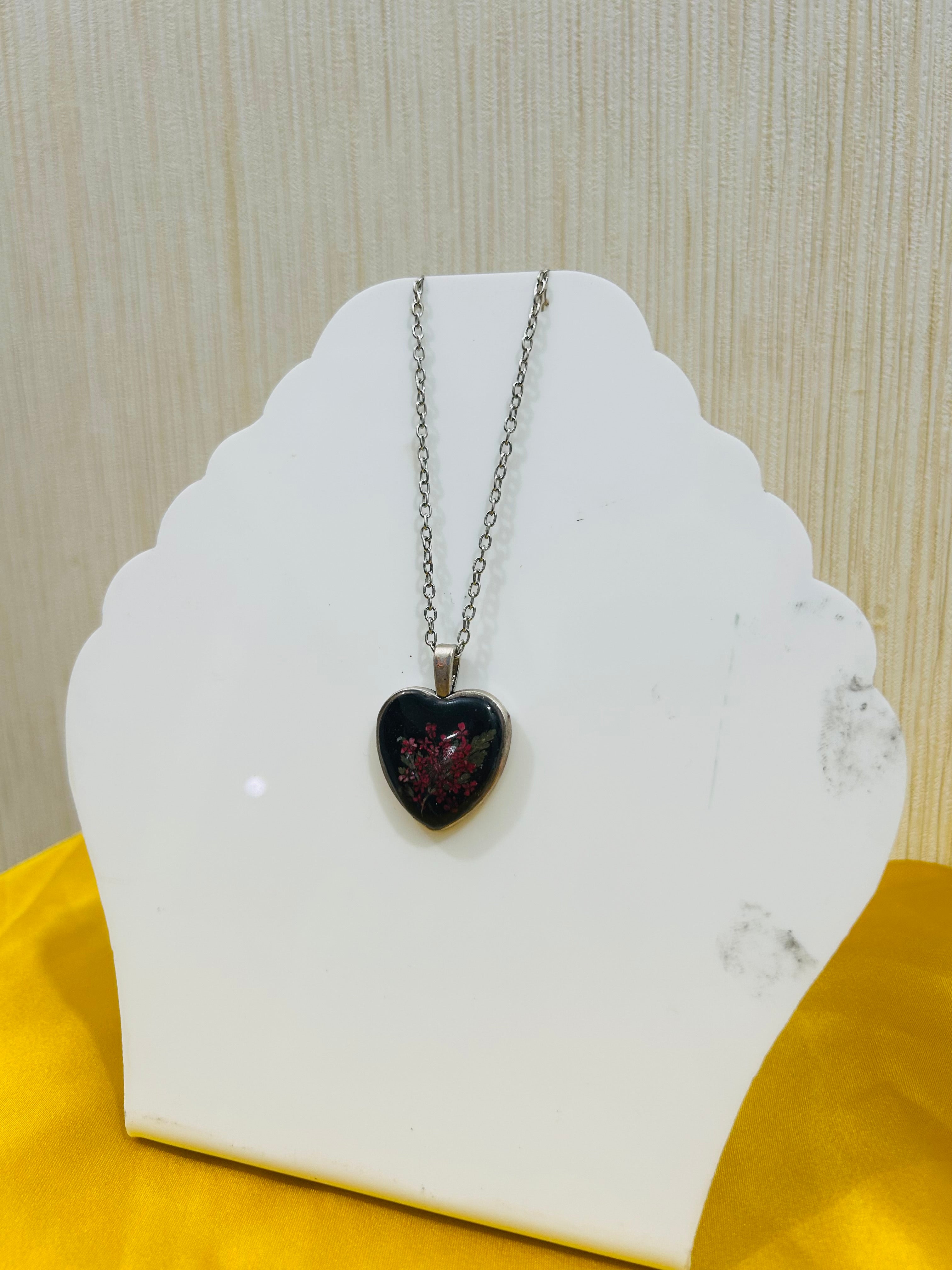 Heart Shape Black Resin Chain Locket with Red Flower