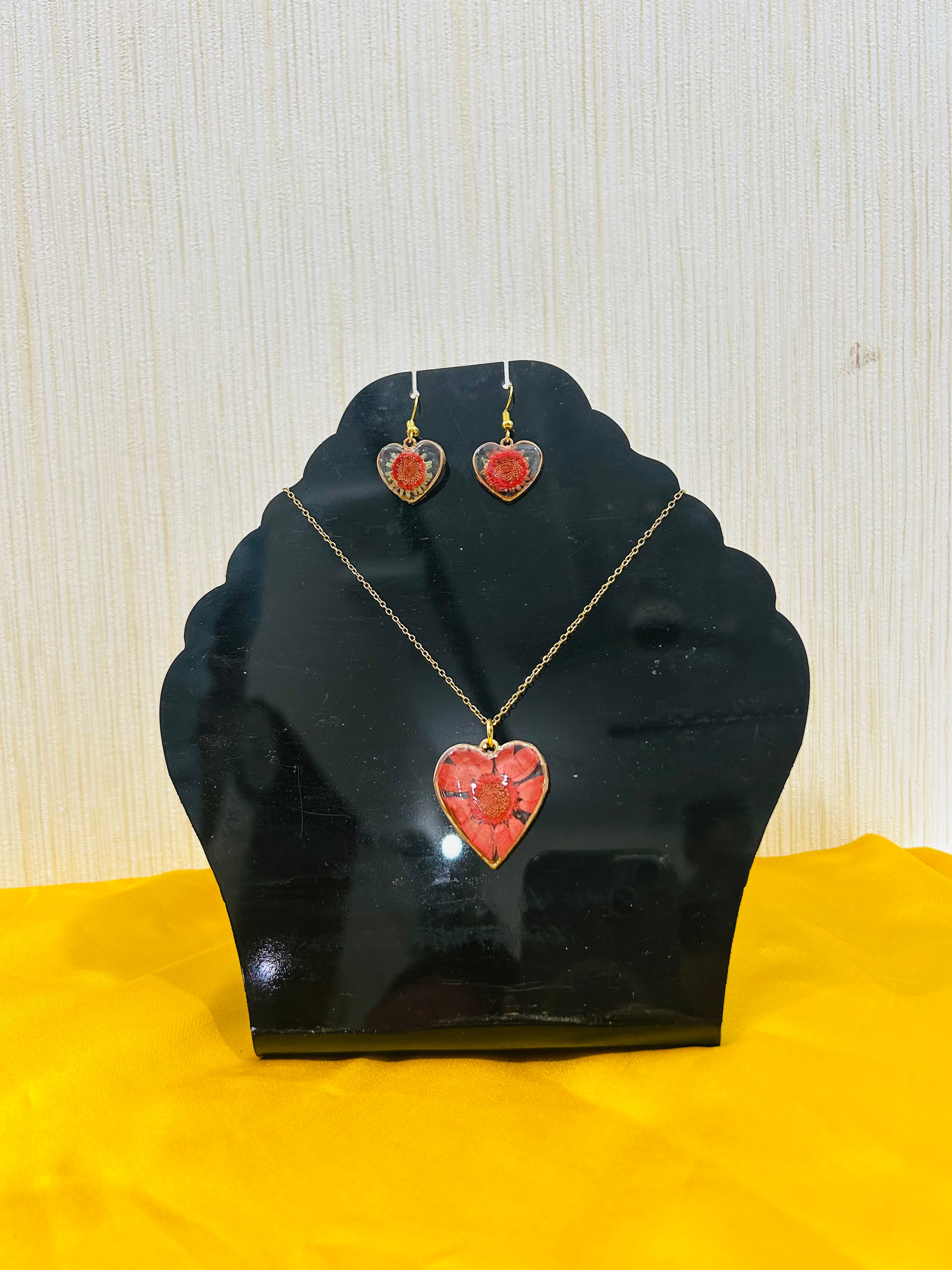 Elegant Heart Shape Chain Locket – Stylish & Trendy Jewelr