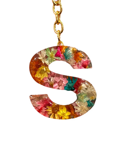 Personalized Floral Resin Letter Keychain – Custom Initial with Dried Flowers