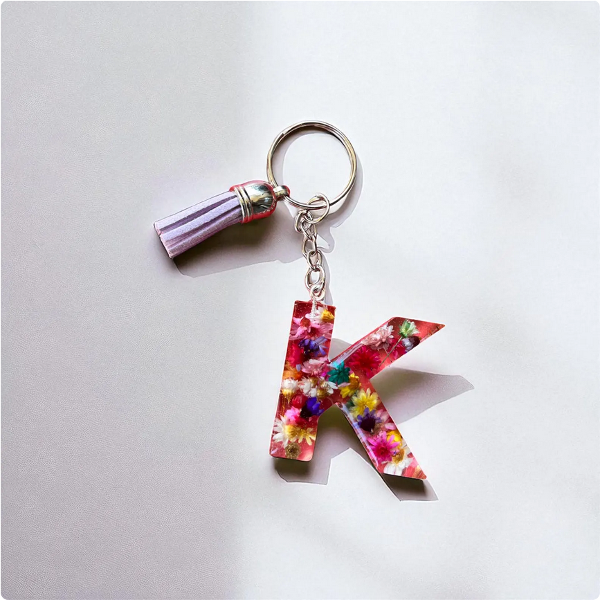 Personalized Floral Resin Letter Keychain – Custom Initial with Dried Flowers