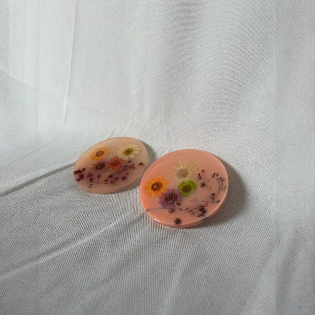 Pink Resin Tea Coaster Set – Round Shape with Real Preserved Flowers (2 Pieces)