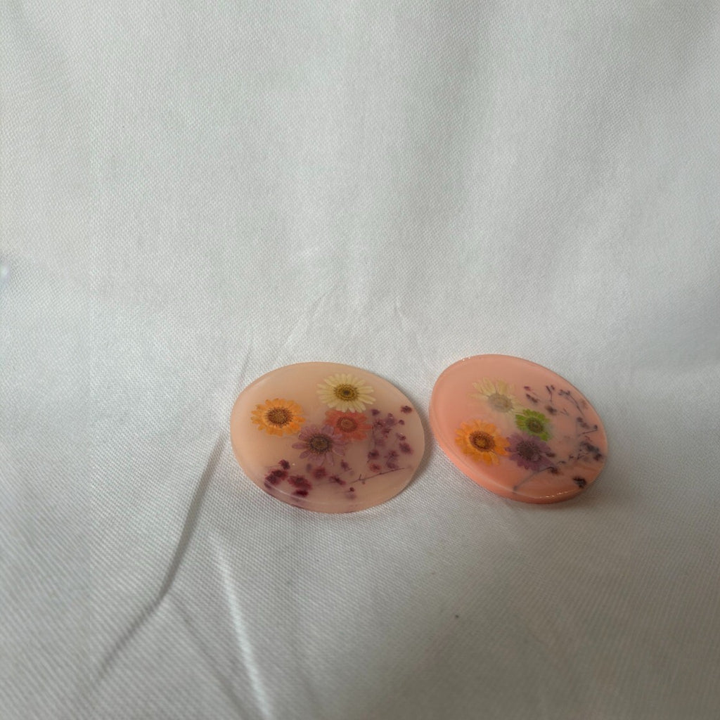 Pink Resin Tea Coaster Set – Round Shape with Real Preserved Flowers (2 Pieces)