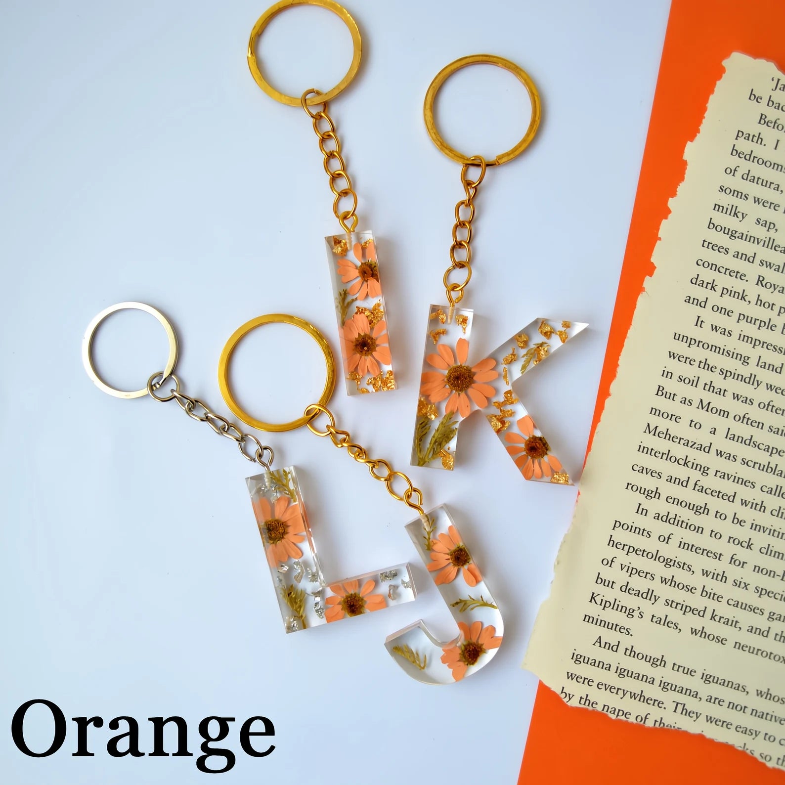 Personalised Daisy Floral Resin Letter Keychain Custom Resin Flower Initial Keyring, Customizable Key Chain, Bridesmaid Proposal Gifts