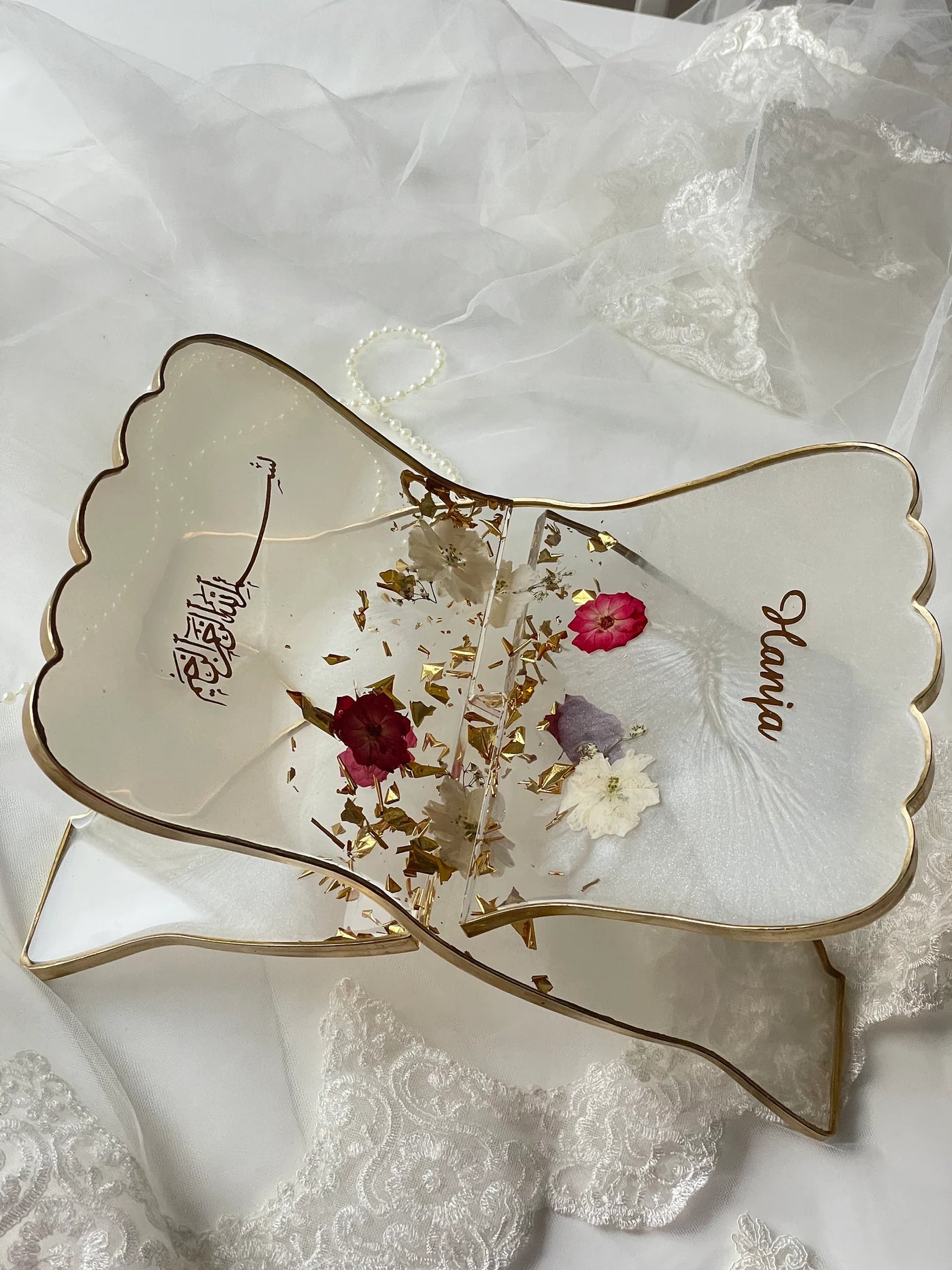 Quran holder Islam book holder personalized Quran stand Rahle engagement wedding resin pressed flowers gypsophila
