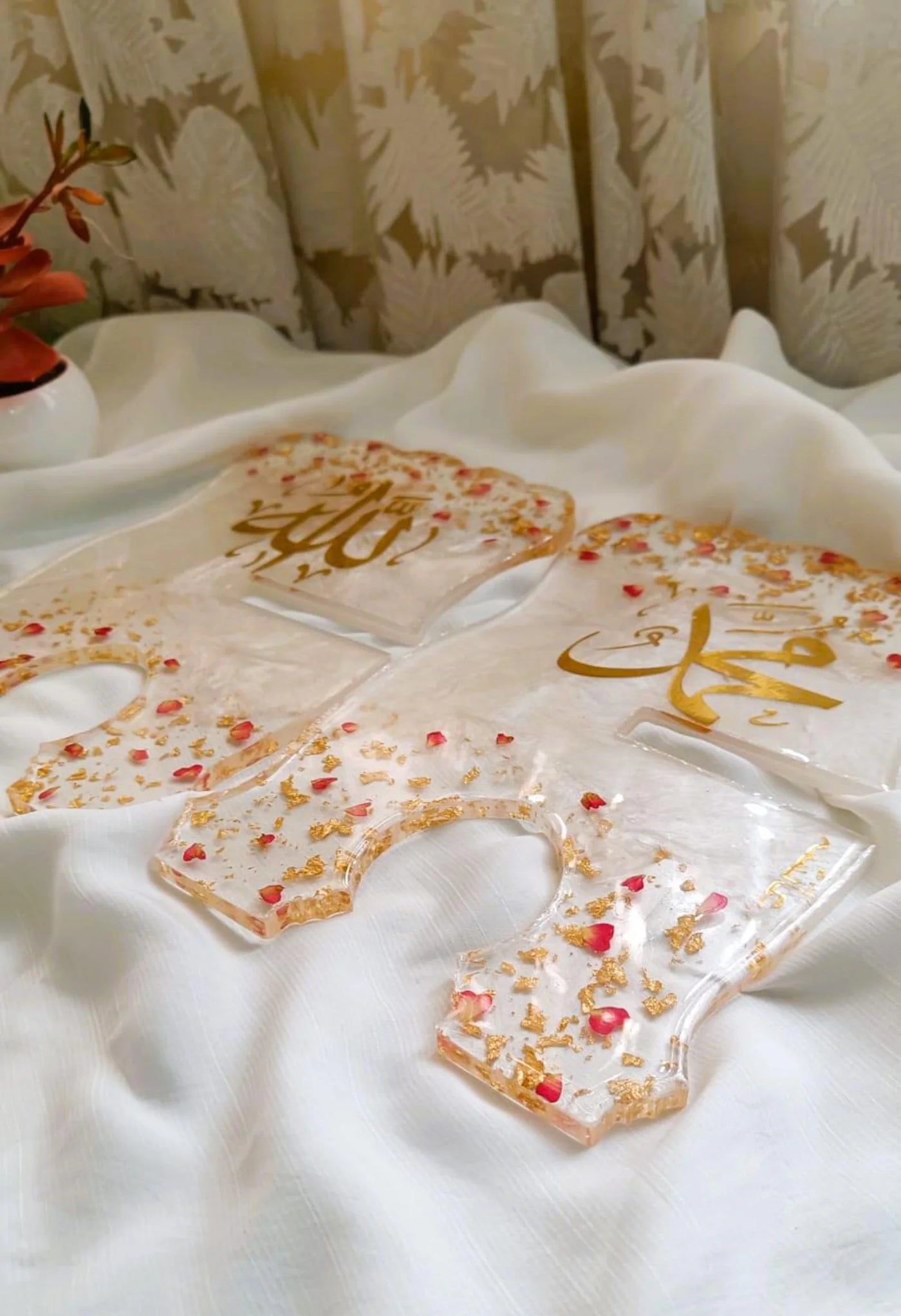 Resin Quran Rehal with Vinyl Calligraphy – Matching Personalized Keychain & Bookmark